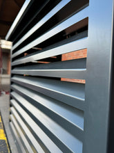 Lade das Bild in den Galerie-Viewer, 02- SALZBURG Abdeckung Schrägdach - Schutzhaube für Wärmepumpe & Klimaanlage