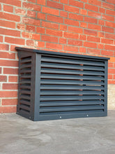 Lade das Bild in den Galerie-Viewer, 02- SALZBURG Abdeckung Schrägdach - Schutzhaube für Wärmepumpe & Klimaanlage