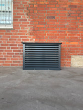 Lade das Bild in den Galerie-Viewer, 02- SALZBURG Abdeckung Schrägdach - Schutzhaube für Wärmepumpe & Klimaanlage